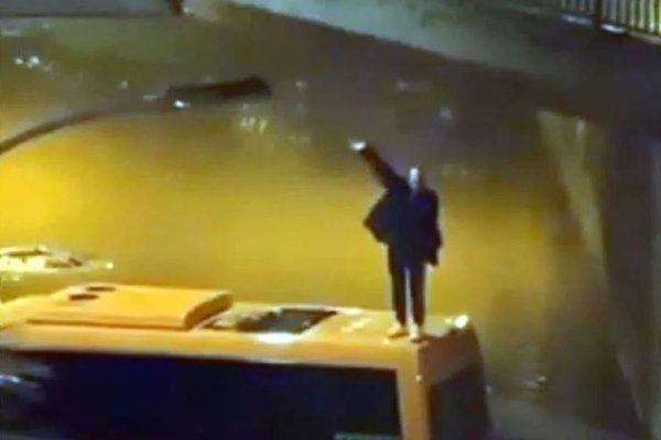 Ferðamönnum bjargað á síðustu stundu eftir skyndiflóð á Tenerife