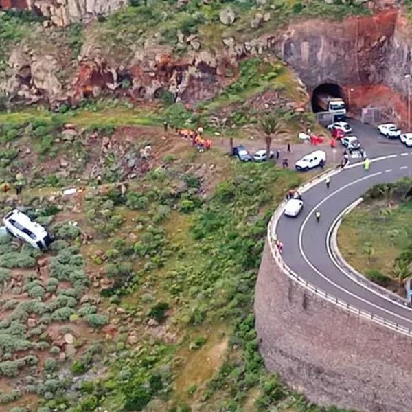 Skelfilegt rútuslys á Kanaríeyjum