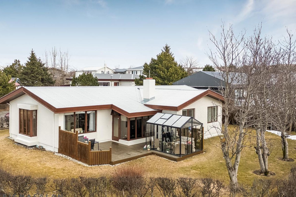 Selja töfrandi heimili við Elliðaárdal