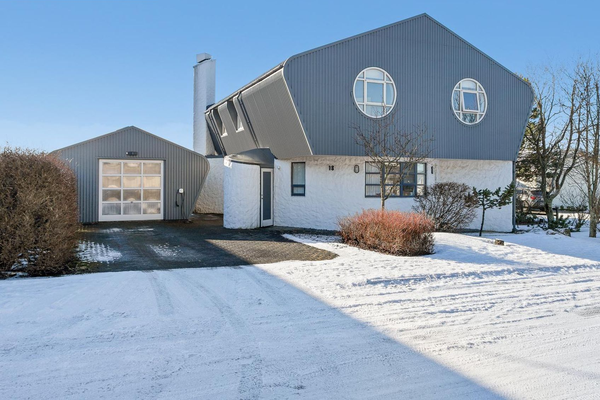 Vélmennahúsið í Árbænum sett á sölu