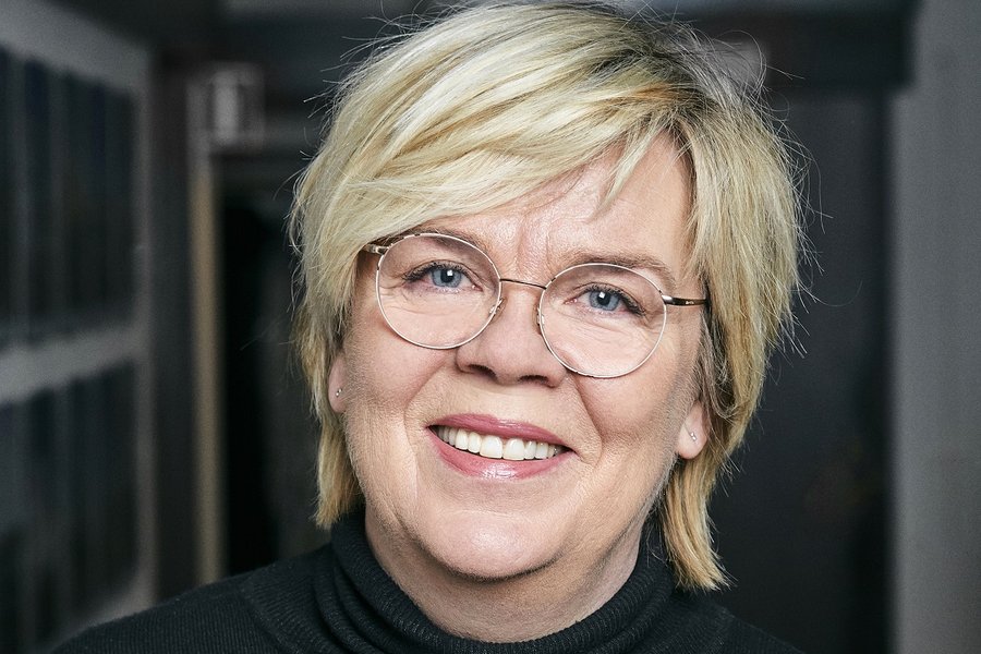 Umdeildur framkvæmdastjóri segir upp