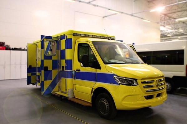 25 nýir sjúkrabílar á leið til landsins