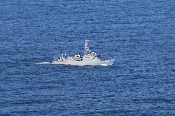 Íslensk stjórnvöld vakta ferðir rússnesks herskips