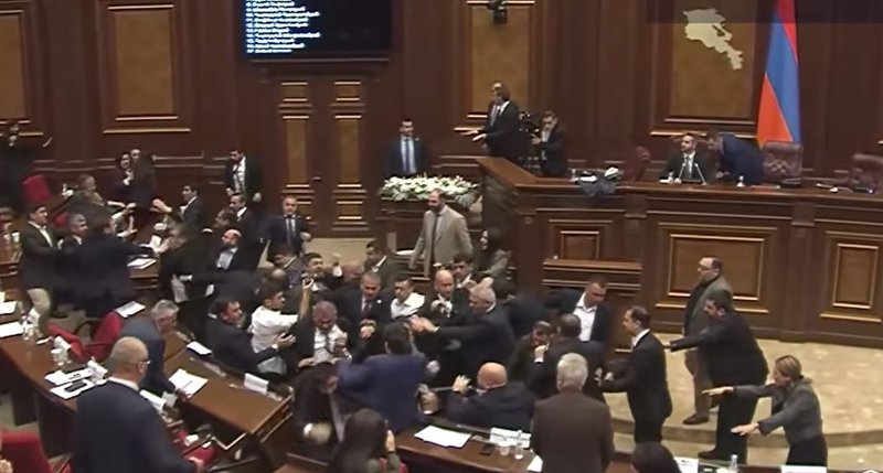 Slagsmál á armenska þinginu
