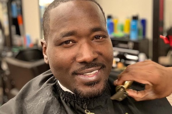 Leikari úr The Blind Side í öndunarvél eftir alvarleg veikindi