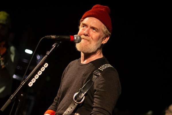 Tónlistarmaðurinn Glen Hansard látinn