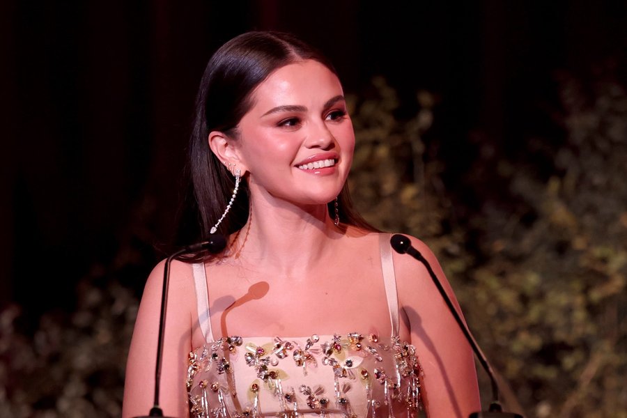 Selena Gomez segir nikótínveip hafa breytt rödd sinni til frambúðar
