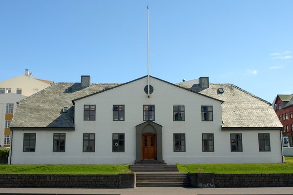 Boðar til mótmæla fyrir ríkisstjórnarfund og hvetur til stuðnings í Reykjavíkurmaraþoninu