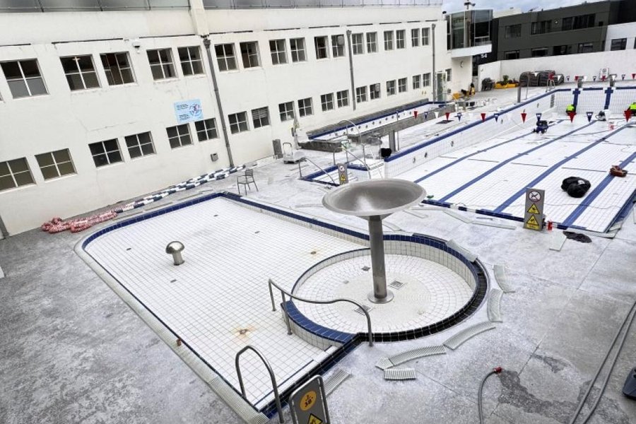 Sundhöllin áfram lokuð
