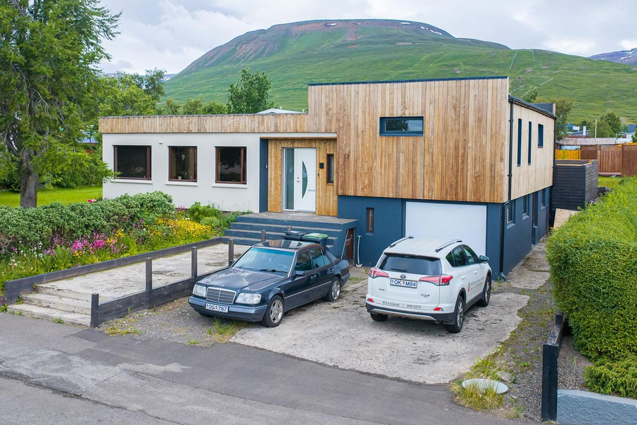 Hlýlegt og mikið endurnýjað fjölskylduhús komið á sölu