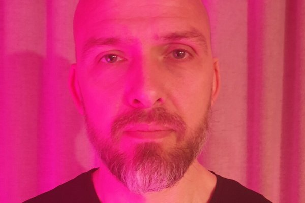 Sverrir Bergmann vill stoppa leyfislausa tónlist í pólitískum áróðri