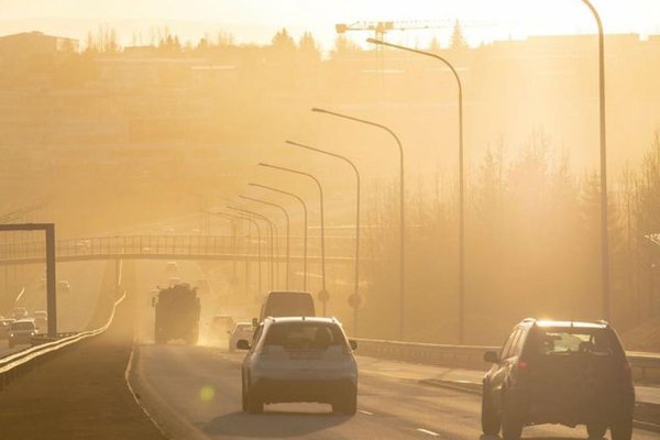Viðkvæmir hvattir til að halda sig innandyra