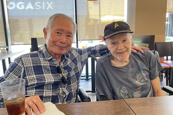 William Shatner og George Takei minnast Walter Koenig