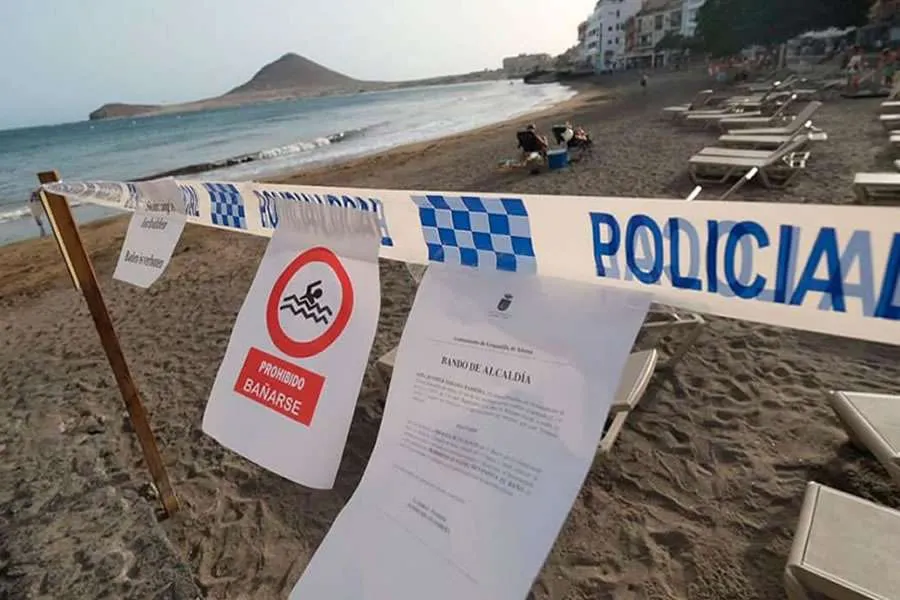 Vinsælli strönd á Tenerife lokað