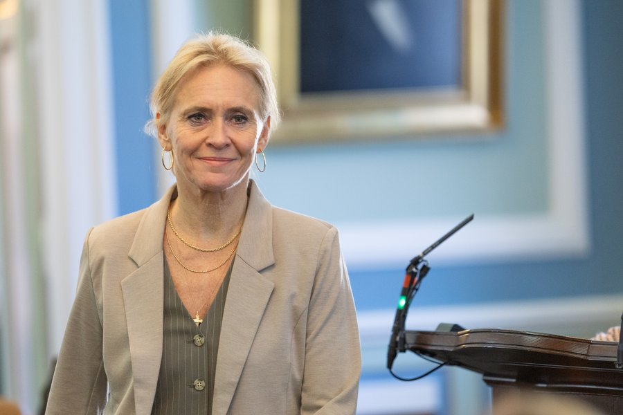 Stjórnvöld í sambandi við tugi Íslendinga í Mið-Austurlöndum