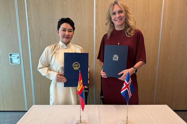 Þorgerður Katrín Gunnarsdóttir utanríkisráðherra ásamt Battsetseg Batmunkh utanríkisráðherra Mongólíu.