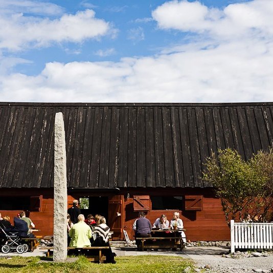 Tjöruhúsið opið aftur eftir að Skatturinn innsiglaði staðinn