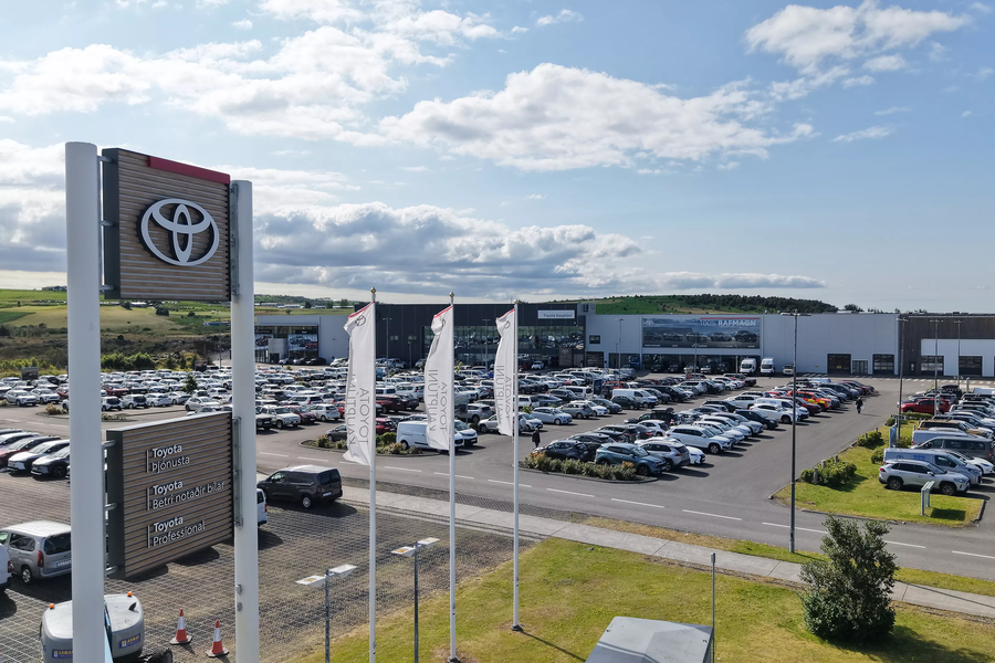 Toyota á Íslandi innkallar vinsælan tengiltvinnbíl vegna slysahættu