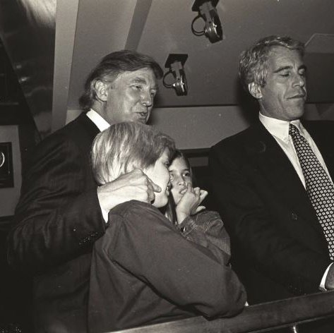 Dómsmálaráðuneytið sakað um að leyna Epstein-gögnum sem varða Trump