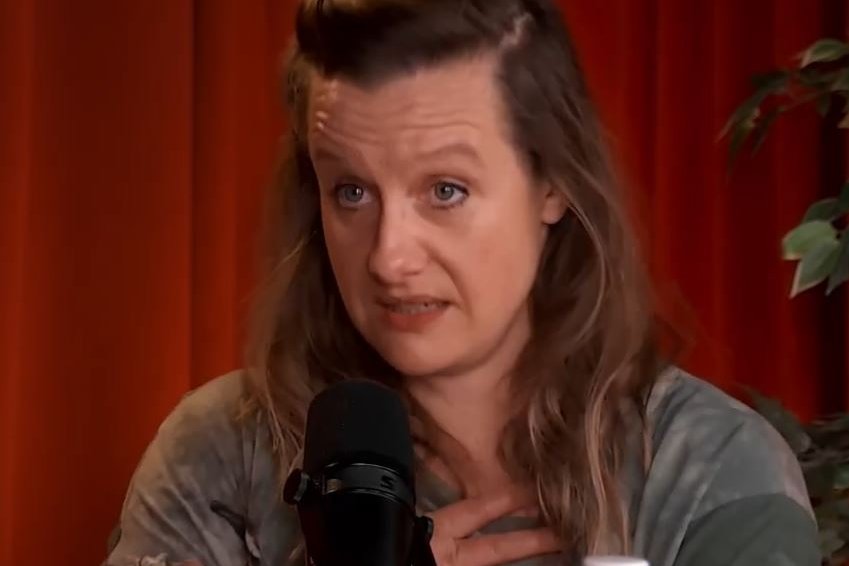 Vala opnar sig um líknardauða móður sinnar og handtöku í kjölfarið