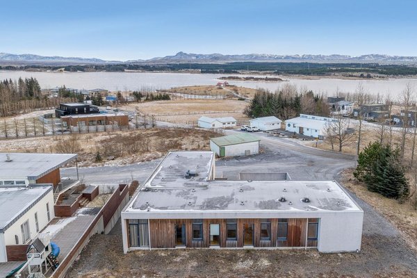 Höfðingjasetur til sölu við Elliðavatn