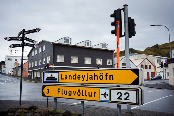 Flug til Vestmannaeyja styrkt