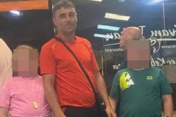 Faðir lést við að bjarga börnum sínum frá drukknun