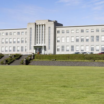 HÍ aðalbygging