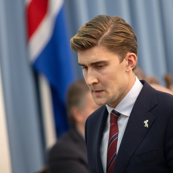 Ritstjórn Vísis ákvað að skipta út ljósmyndinni af syni Snorra