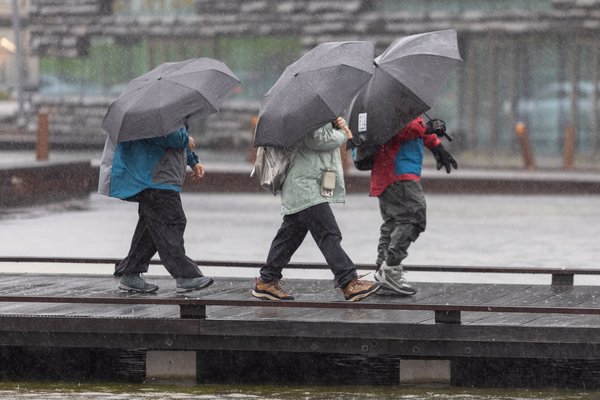Líkur á eldingum og hellidembu