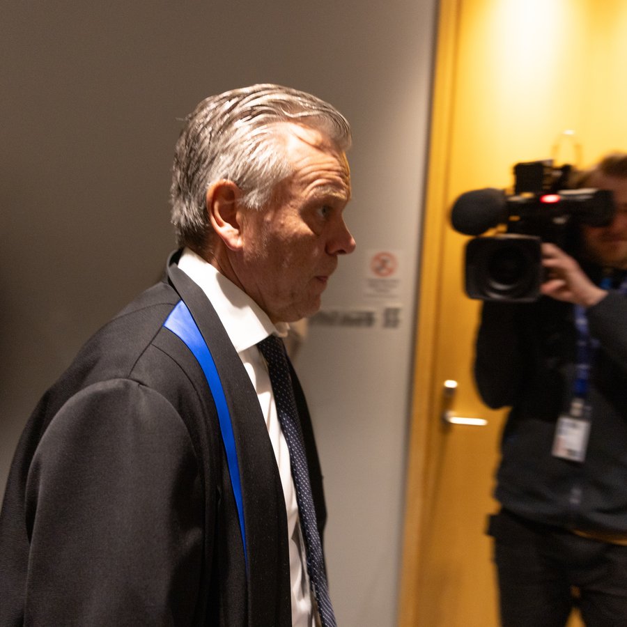 Margrét Löf fór inn bakdyramegin í héraðsdóm