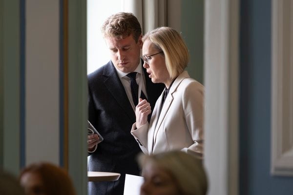 Bendir á áhuga Guðrúnar á ESB fyrir ellefu árum