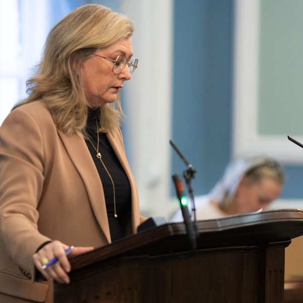 Heyrnar- og talmeinastöðin lögð niður