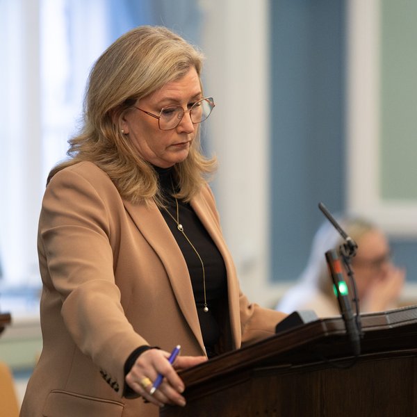 Ætla að endurskoða löggjöf um tæknifrjóvgun