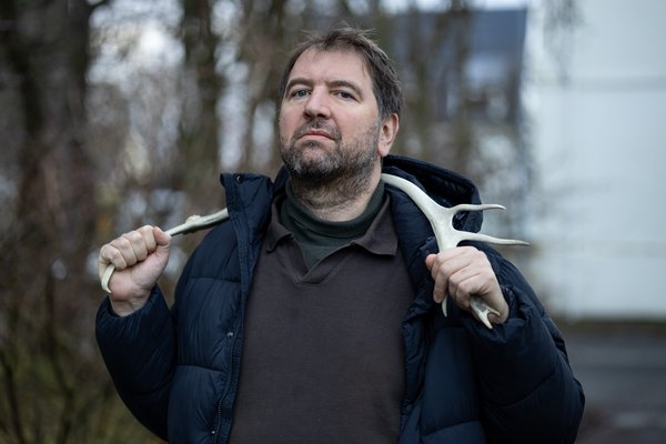 Glímir við eina mestu ráðgátu norrænnar sögu í nýjustu bók sinni