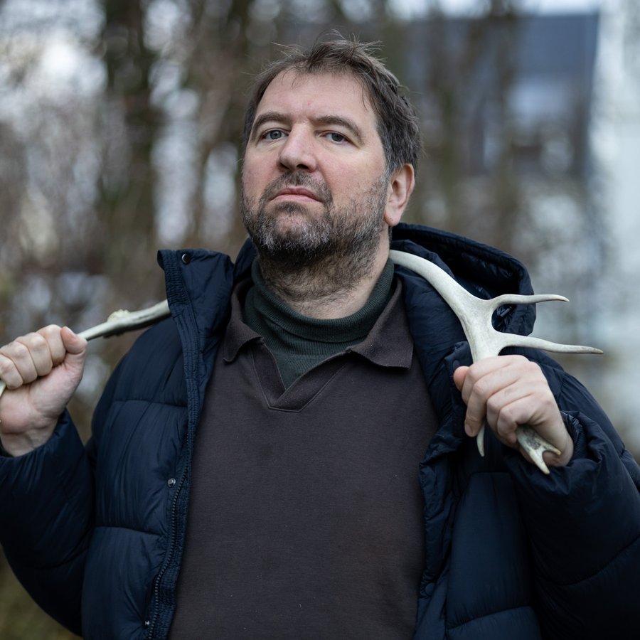 Glímir við eina mestu ráðgátu norrænnar sögu í nýjustu bók sinni