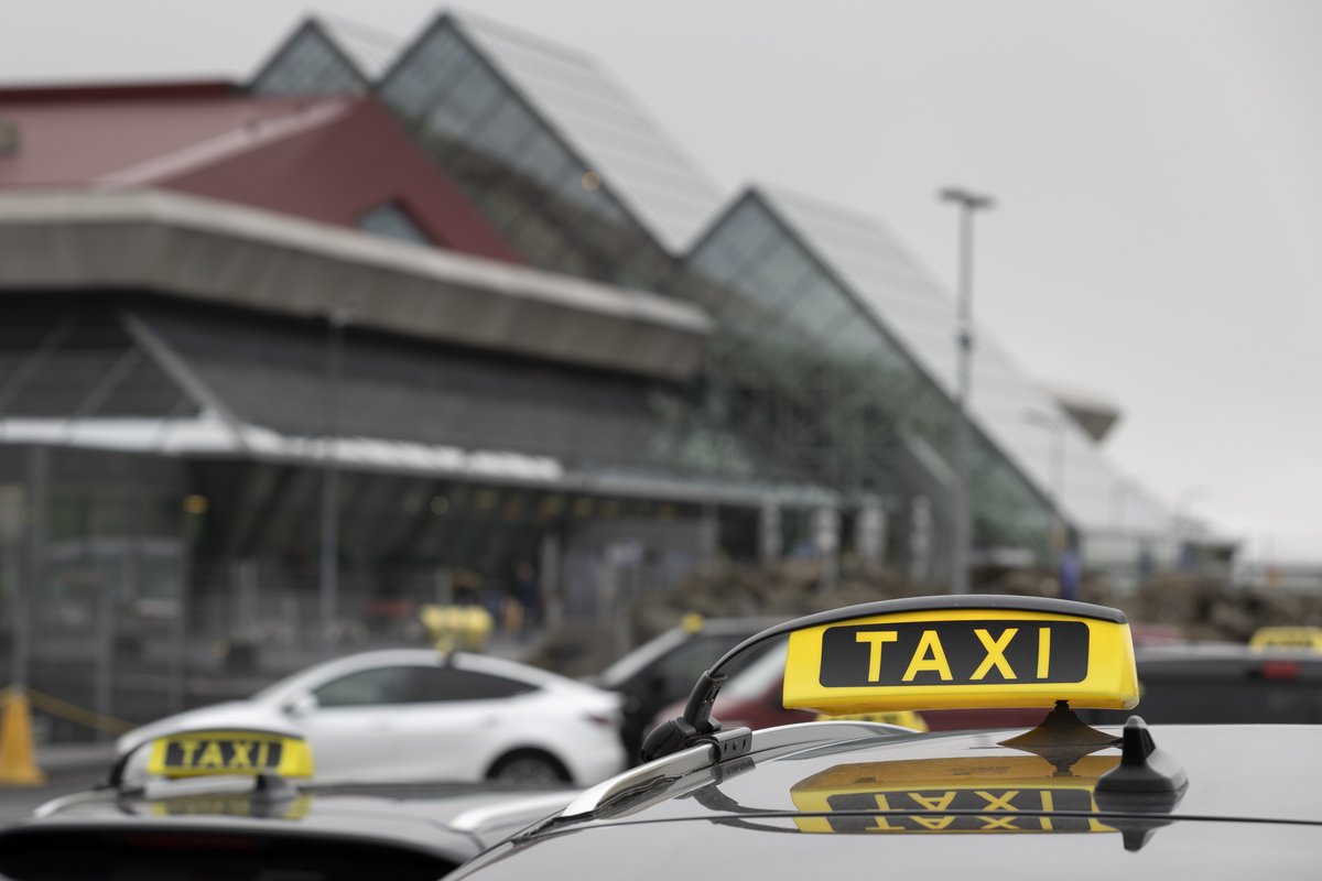 Íslenskur leigubílsjóri furðar sig á að vera í Epstein-skjölunum