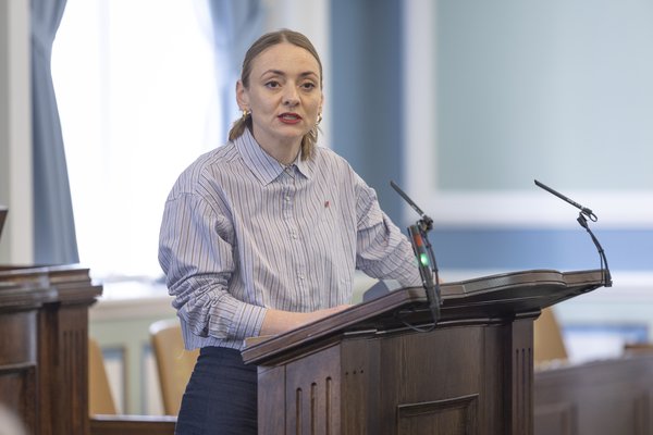 Hvetur Sjálfstæðisflokkinn til að hafna „þvælu“ Jóns Péturs