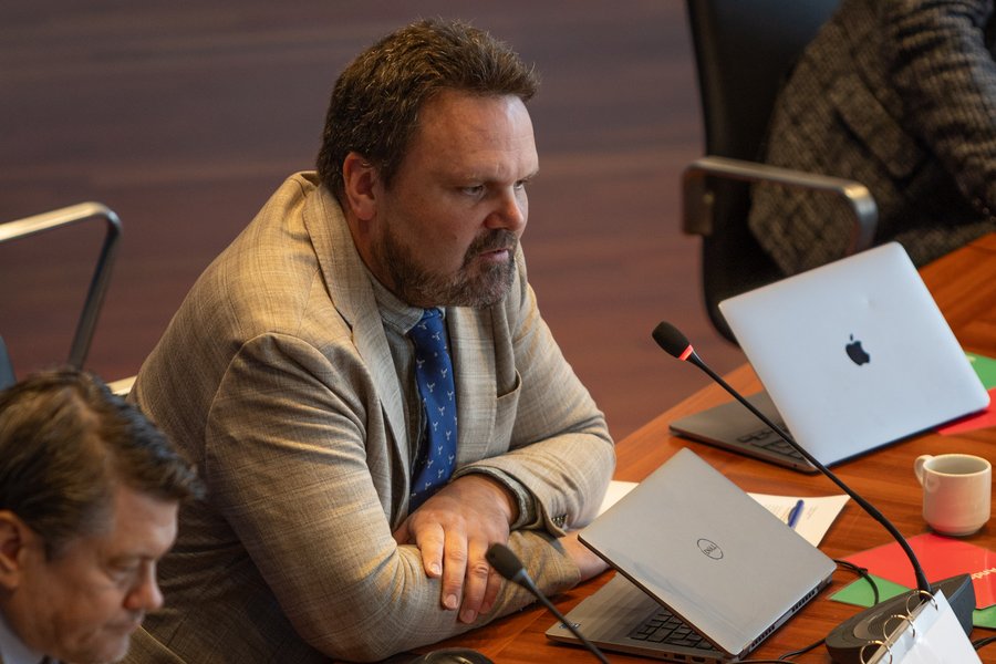 Helgi Áss á flótta