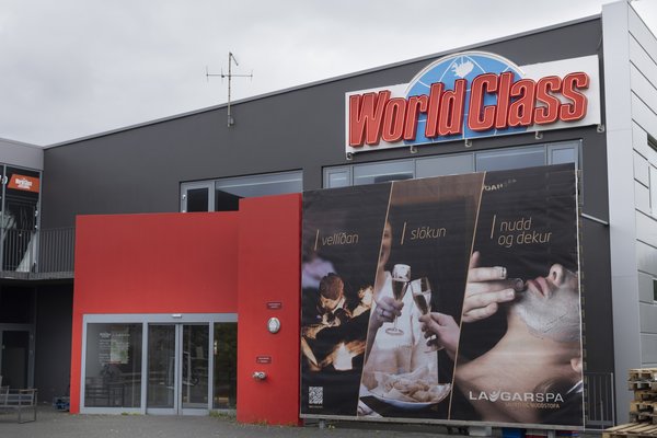 Bjössi í World Class segist eiga bílastæðin