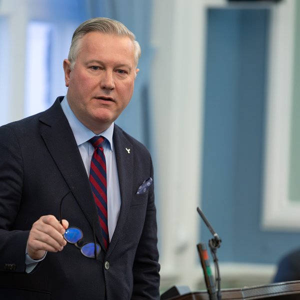 „Er maðurinn fáviti? Eða drullusokkur?“