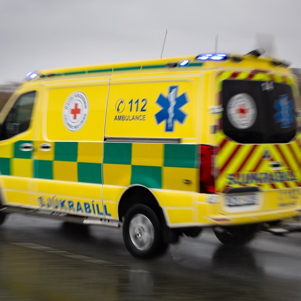 Fluttur á viðeigandi sjúkrastofnun