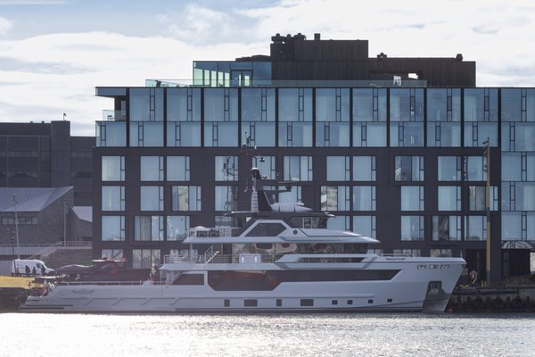 Lúxussnekkja milljarðamærings í Reykjavíkurhöfn vekur furðu