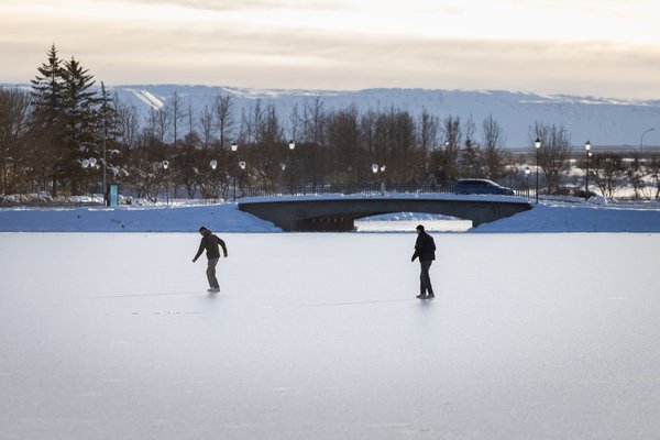 Nú er og verður frost á fróni