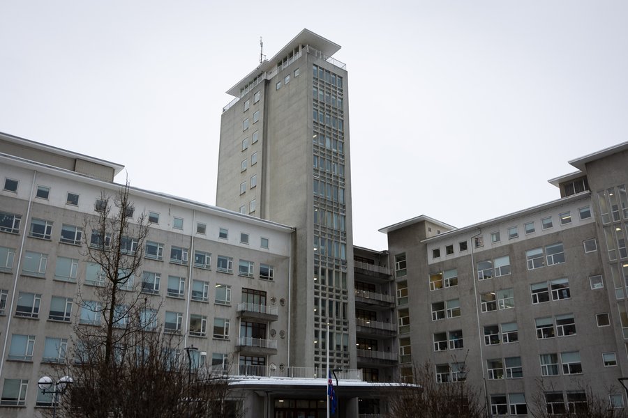 Maður fluttur á slysadeild eftir að ekið var á hann