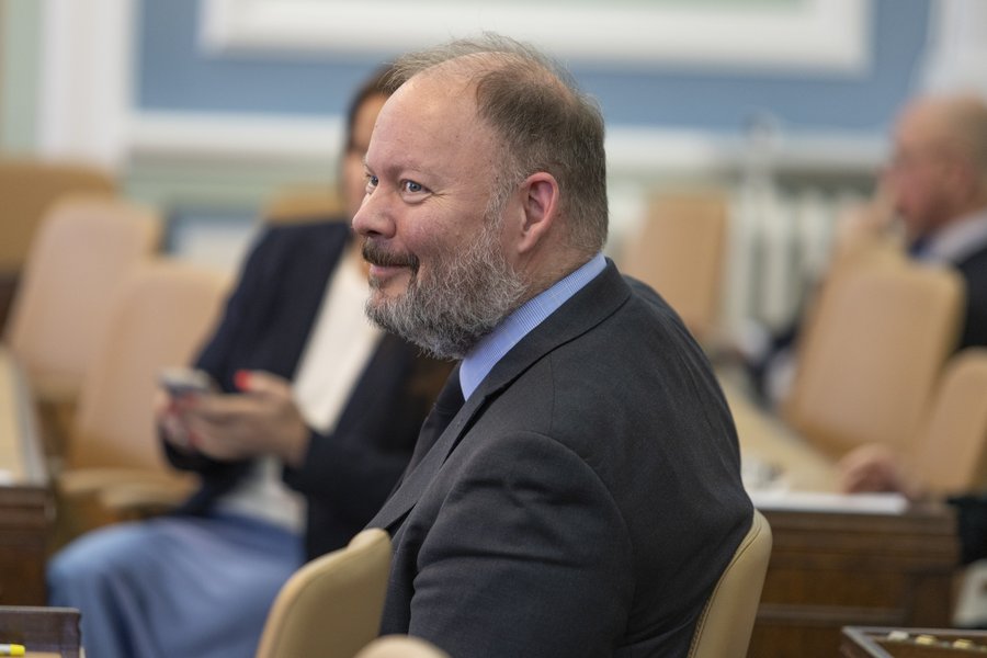 Bergþór gerir grín að Sjálfstæðisflokknum