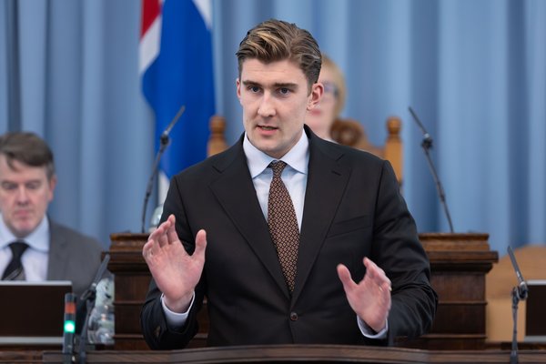 Viktor Orri hæðist að Snorra Mássyni