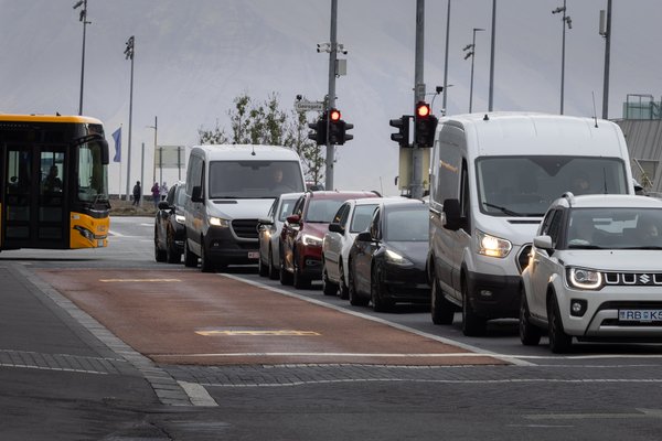 Ökufantur ók niður fjölda skilta
