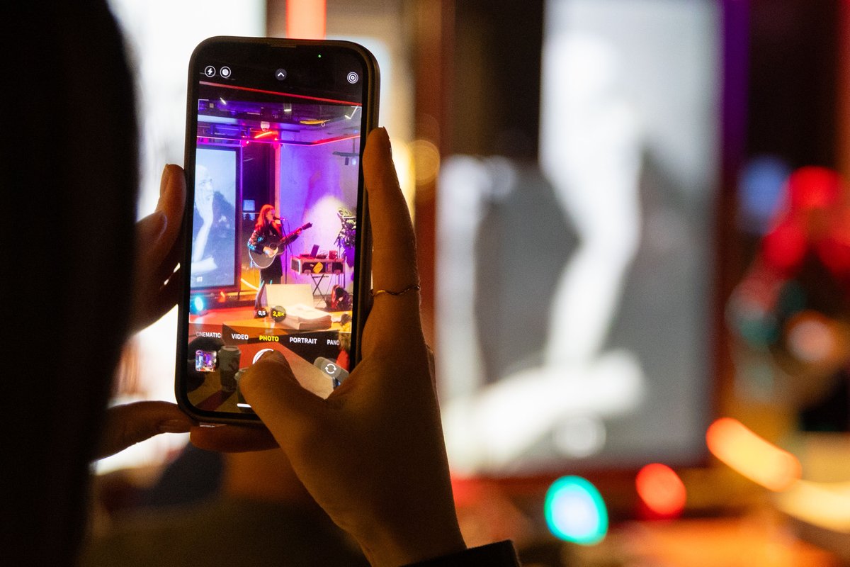 Elín Hall Iceland Airwaves