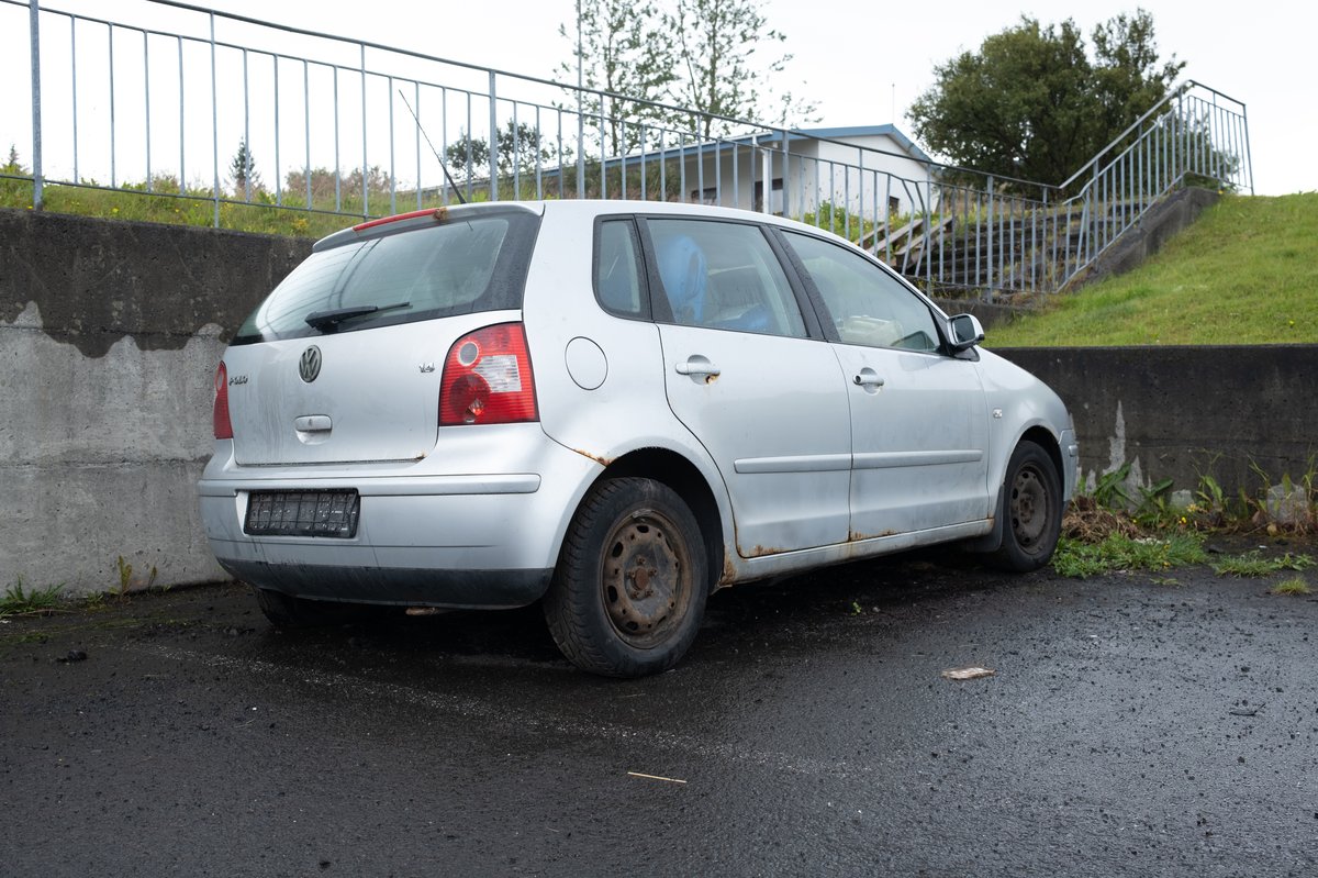Bensínbrúsabíll við Seljakirkju